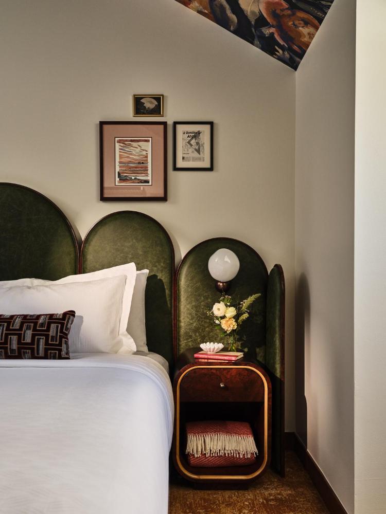 Standard King Room interior